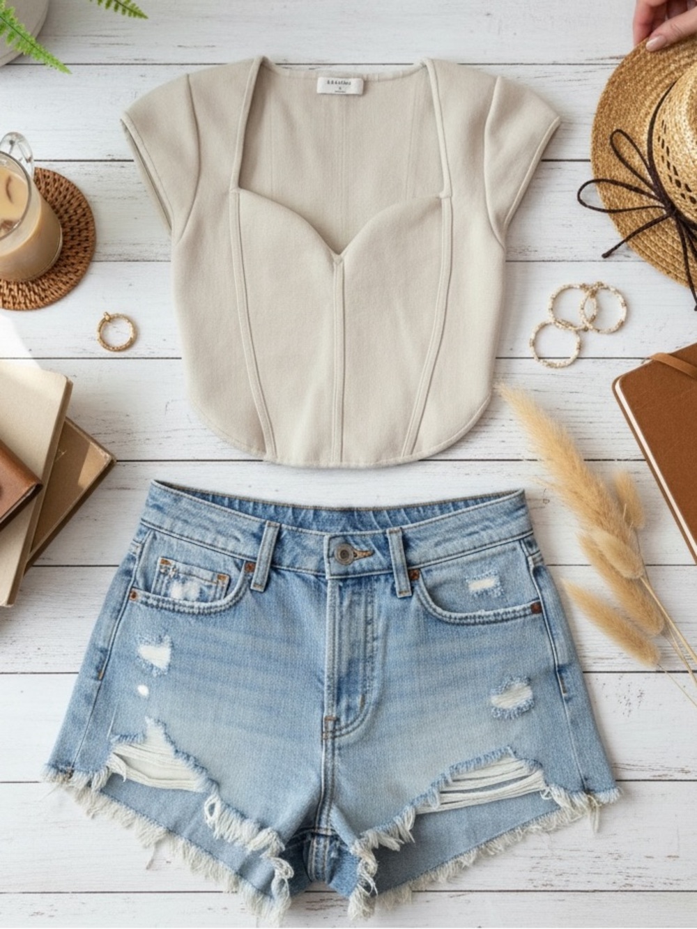 Aritzia Women's Cream Structured Crop Top